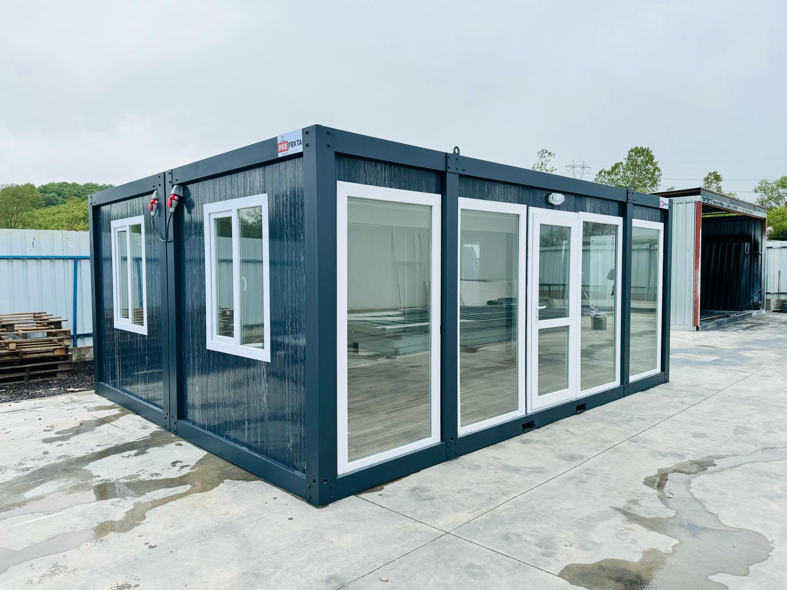 Temporäre Containerlösungen für öffentliche Gebäude in der Renovierungsphase