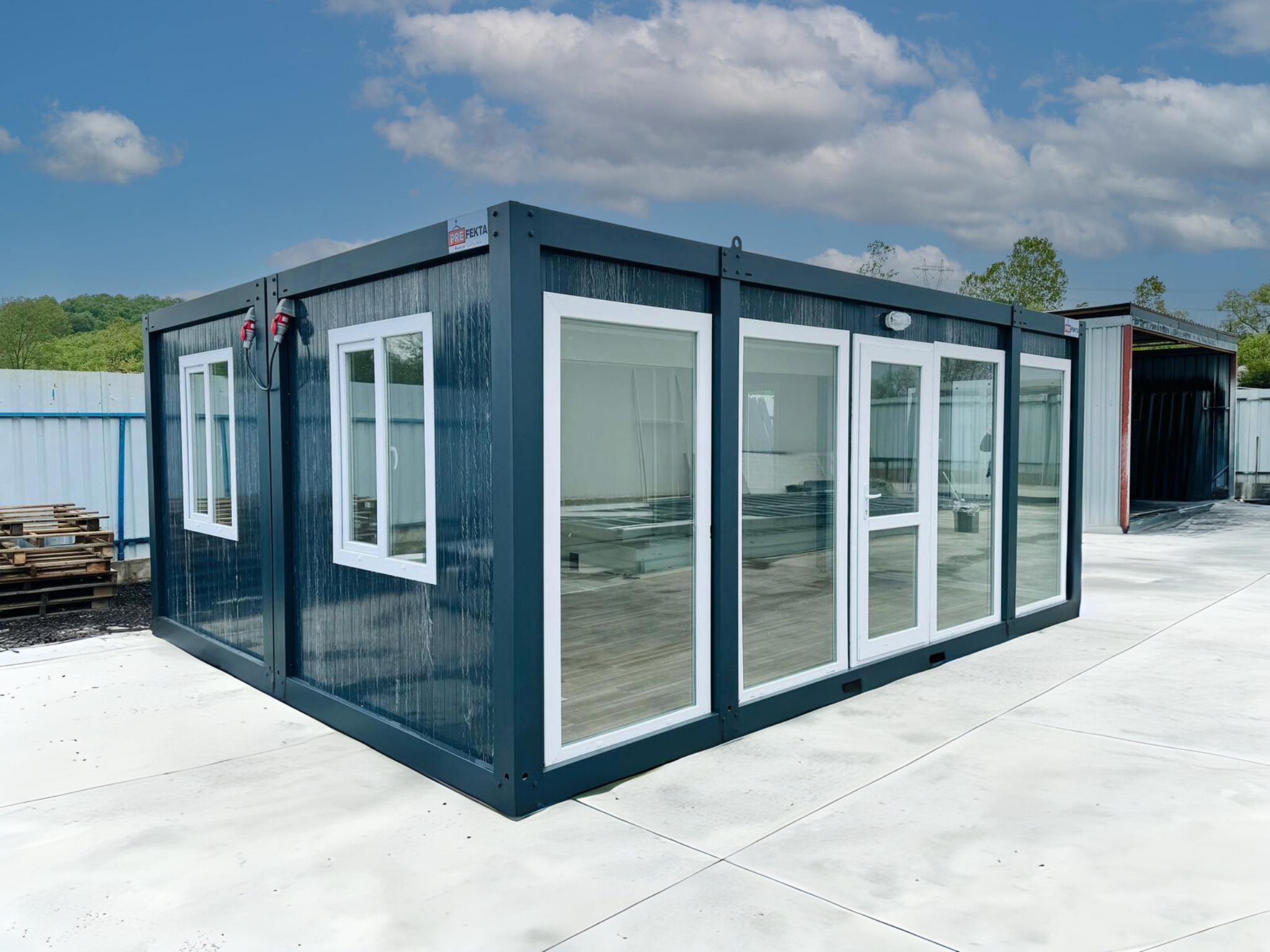 Temporäre Containerlösungen für öffentliche Gebäude in der Renovierungsphase