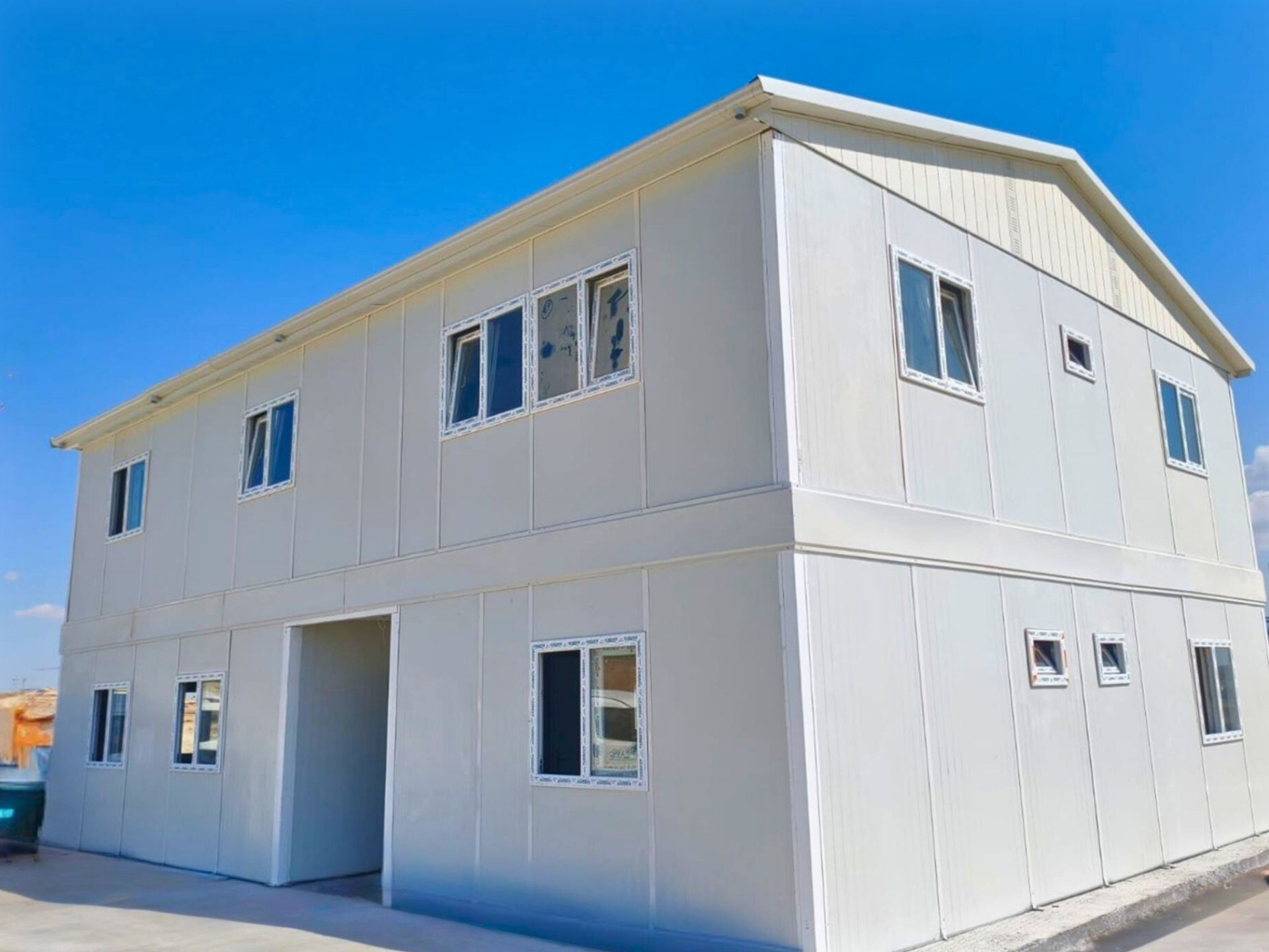 Baustellenlösungen mit Containern | Büro-, Aufenthalts- & Sicherheitscontainer | Prefekta