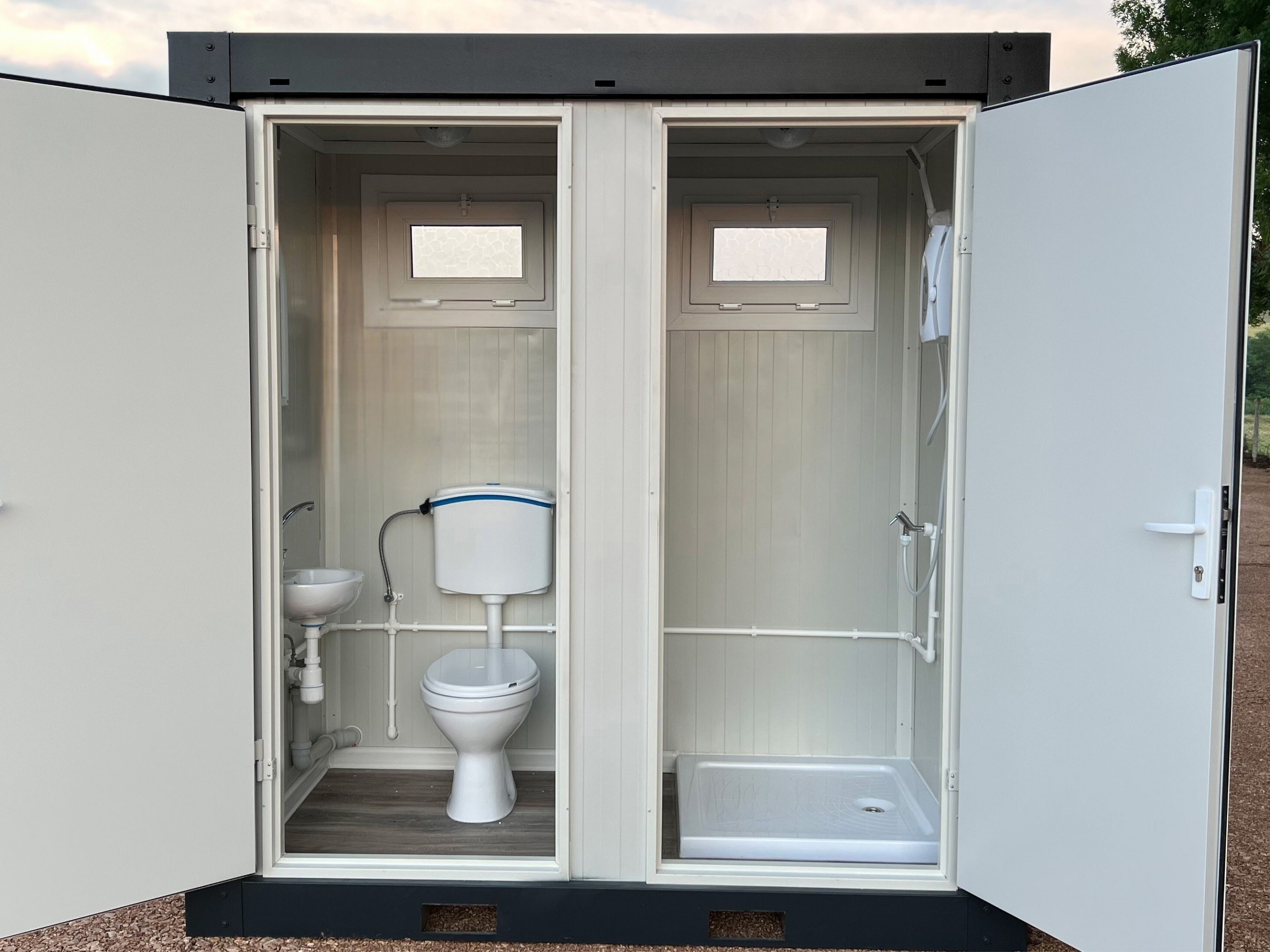 WC- & Duschcontainer kaufen – hygienische Sanitärlösungen | Prefekta
