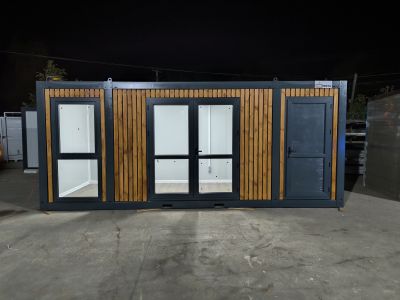 Büro- & Verkaufcontainer mit Holzverkleidung