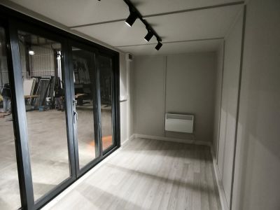 Spezial Holzverkleideter Container 230x500